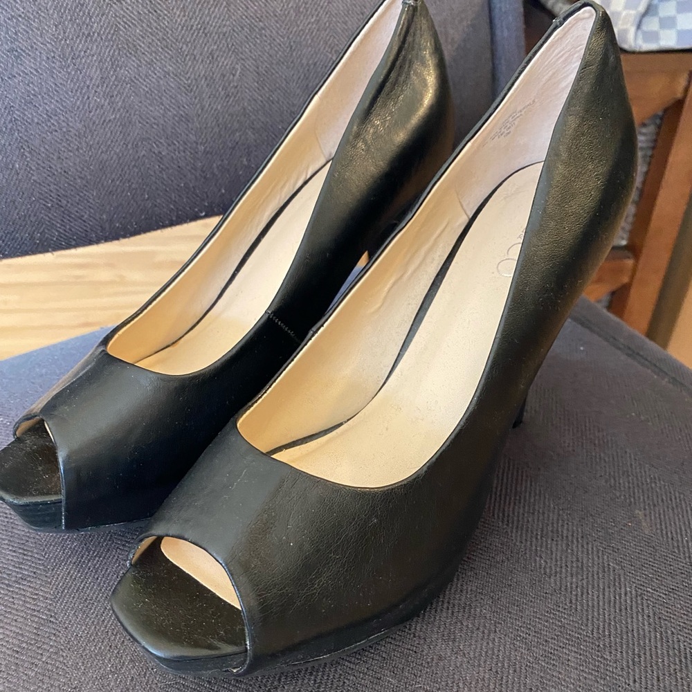 Nine and Co black leather dress shoes